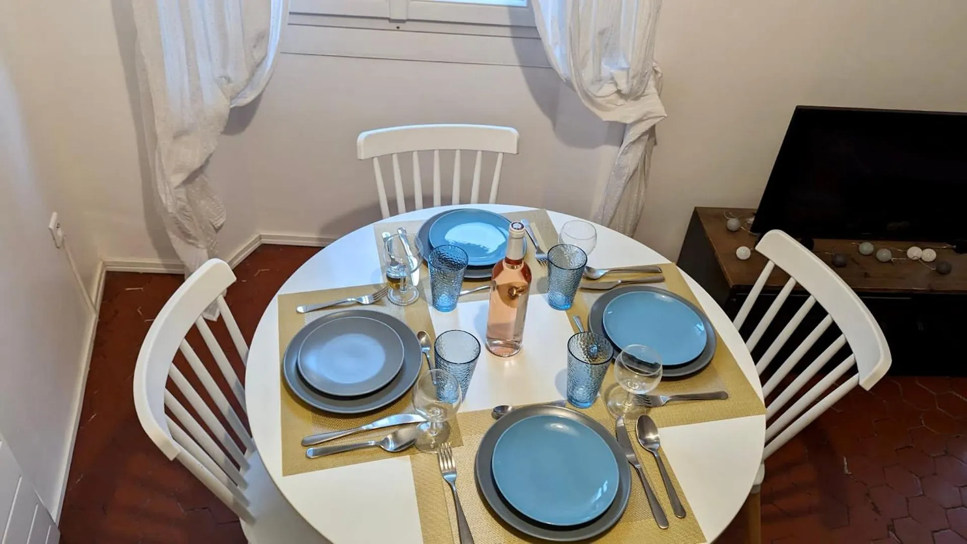 Typique - 2 Bedrooms,Typical Apartment-Old Town Ницца