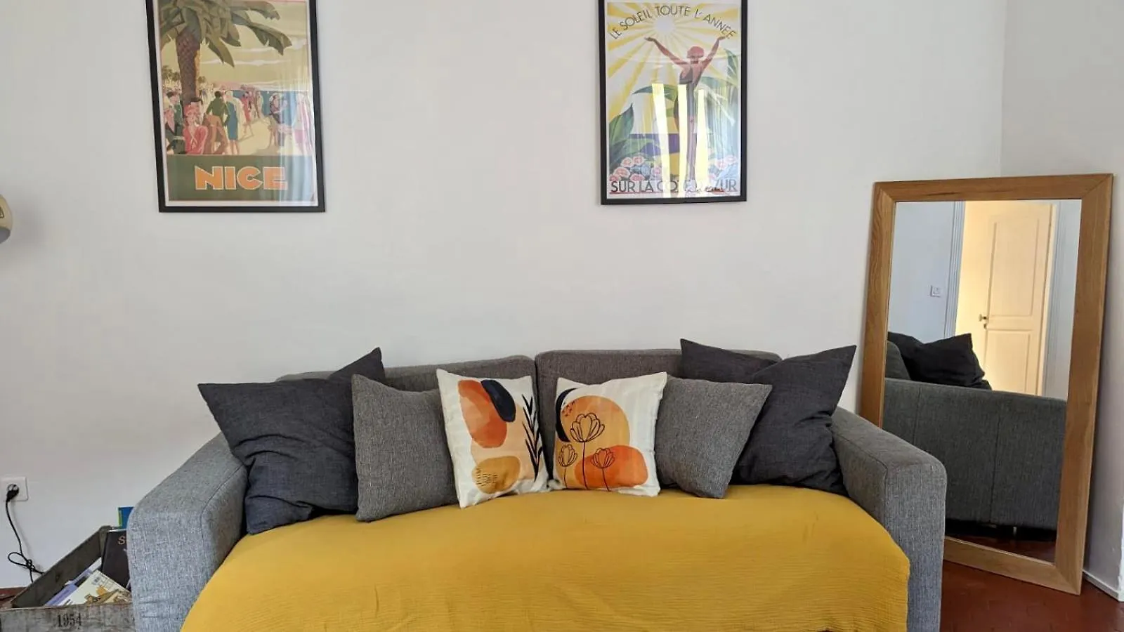 Typique - 2 Bedrooms,Typical Apartment-Old Town Nice