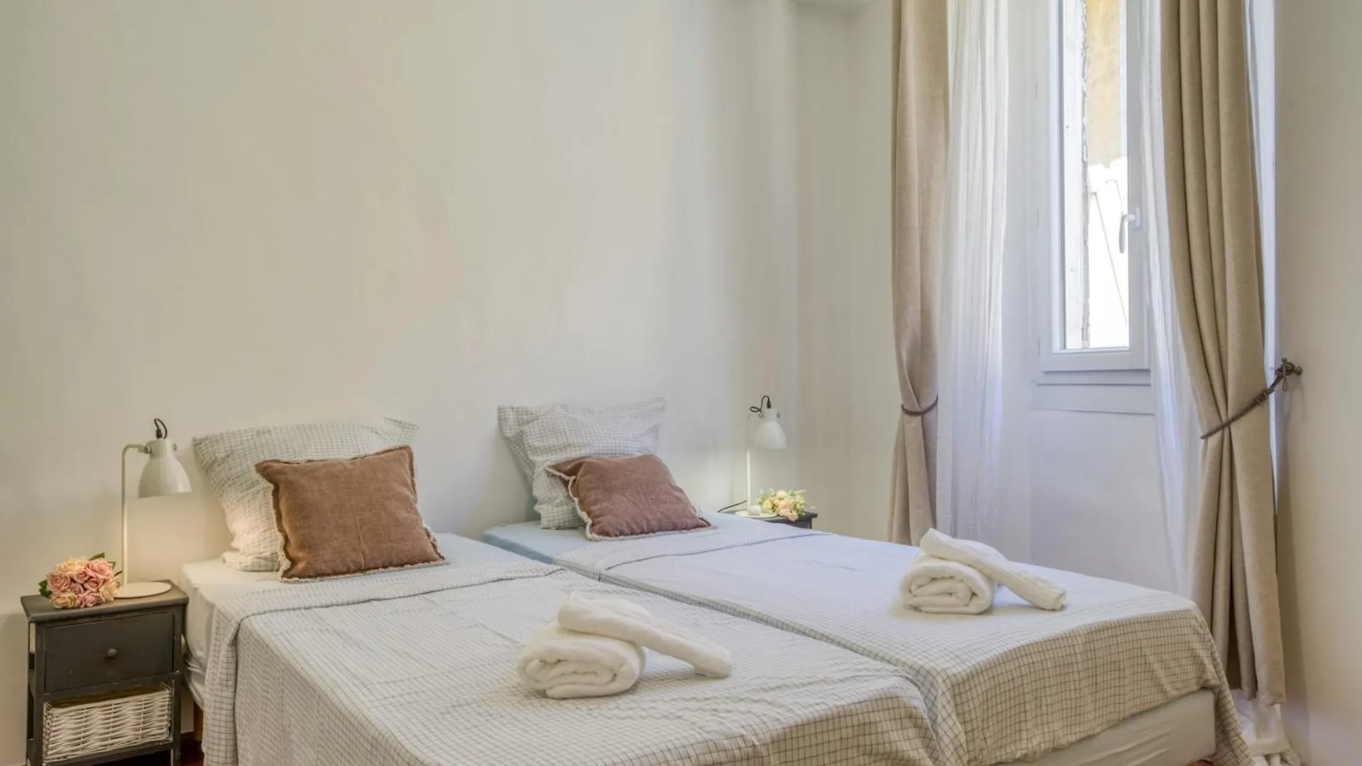 Typique - 2 Bedrooms,Typical Apartment-Old Town Nice