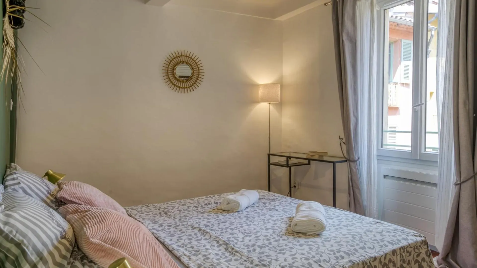Apartment Typique - 2 Bedrooms,Typical Apartment-Old Town Nice