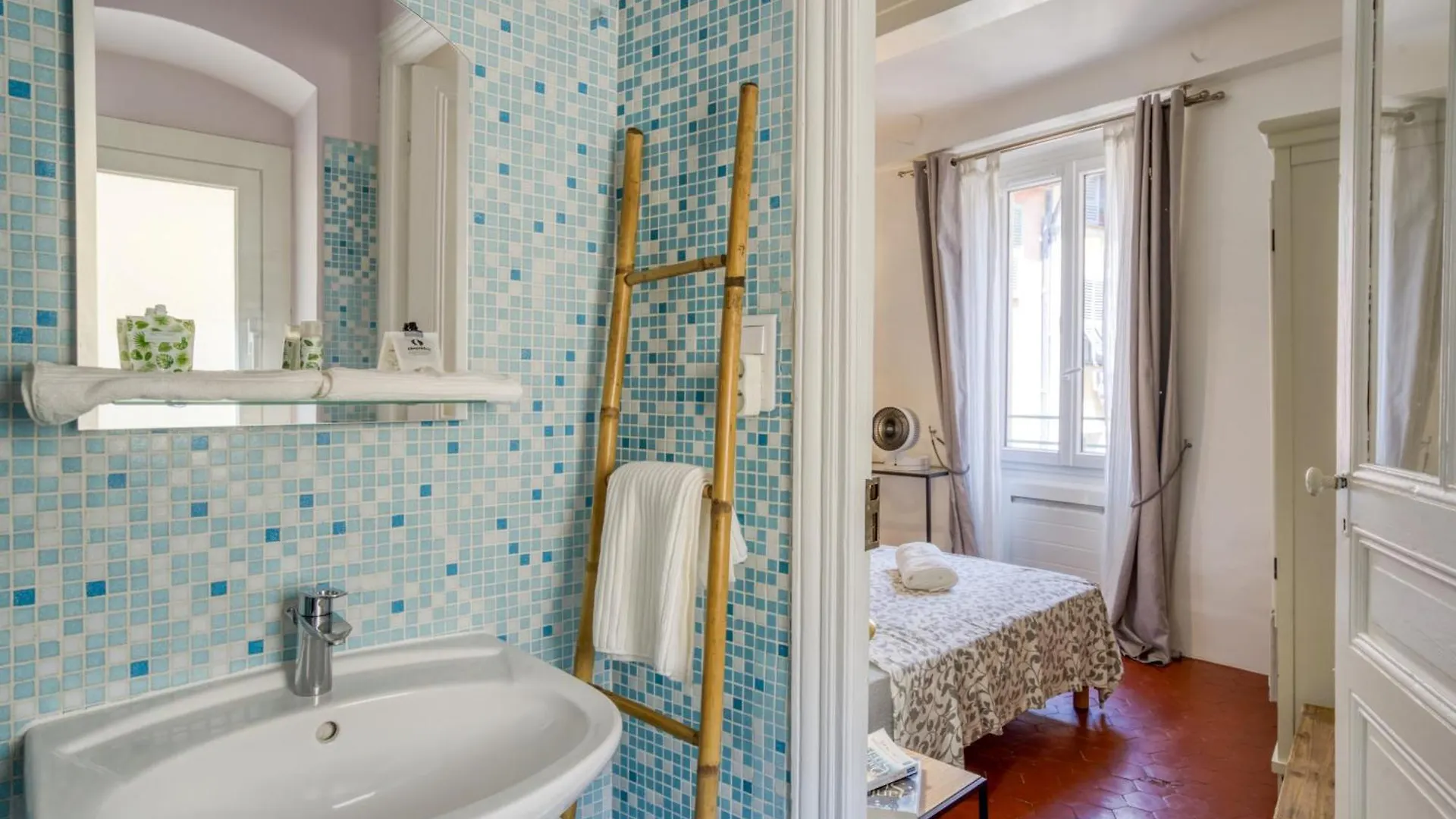Typique - 2 Bedrooms,Typical Apartment-Old Town Nice 0*,