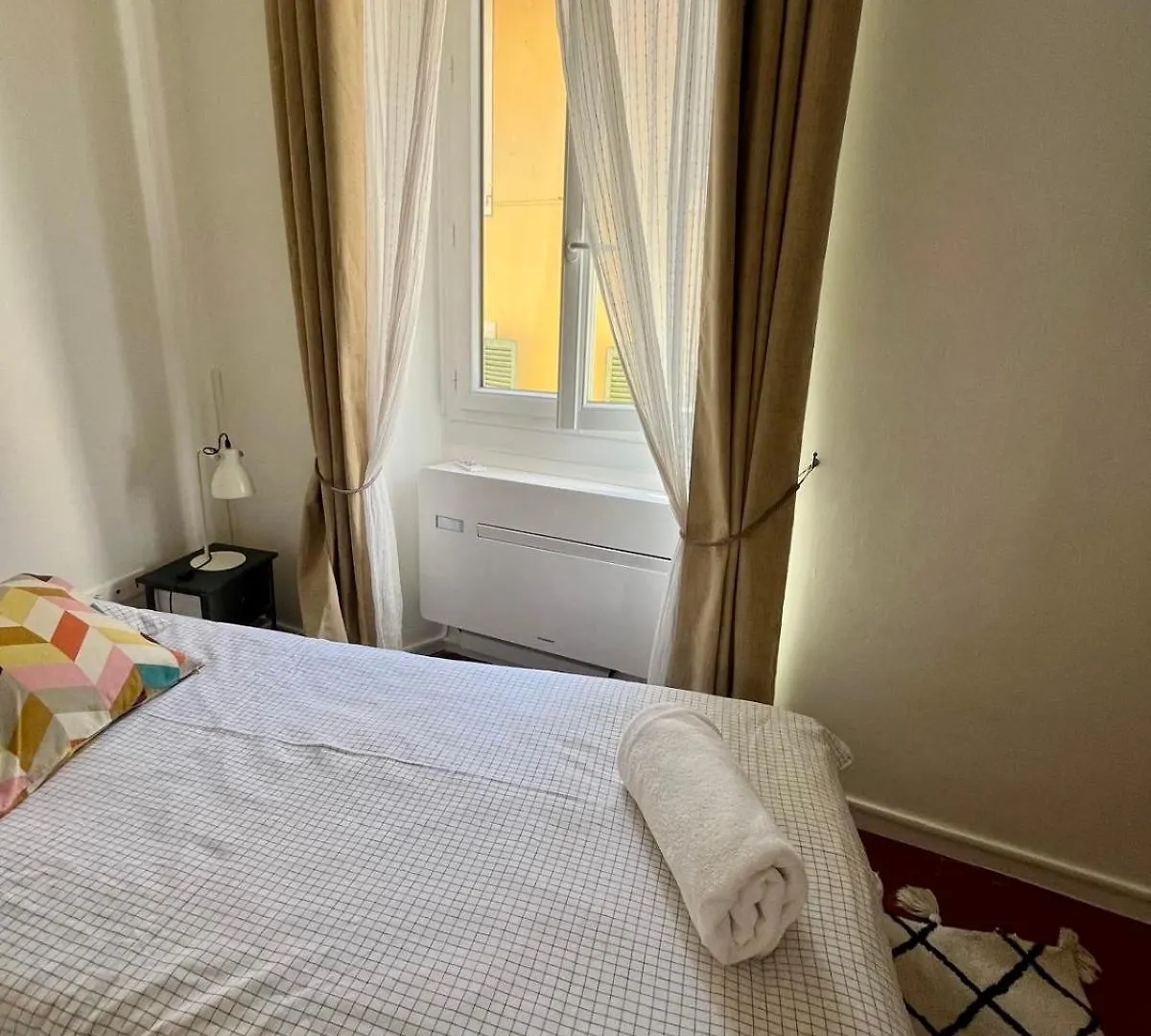 Apartment Typique - 2 Bedrooms,Typical Apartment-Old Town Nice France